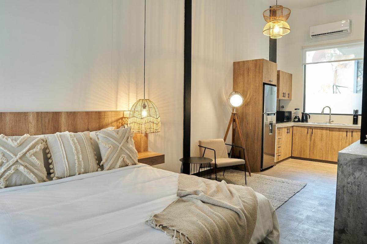 Amazinn Places Rooftop And Design Pool Ii *